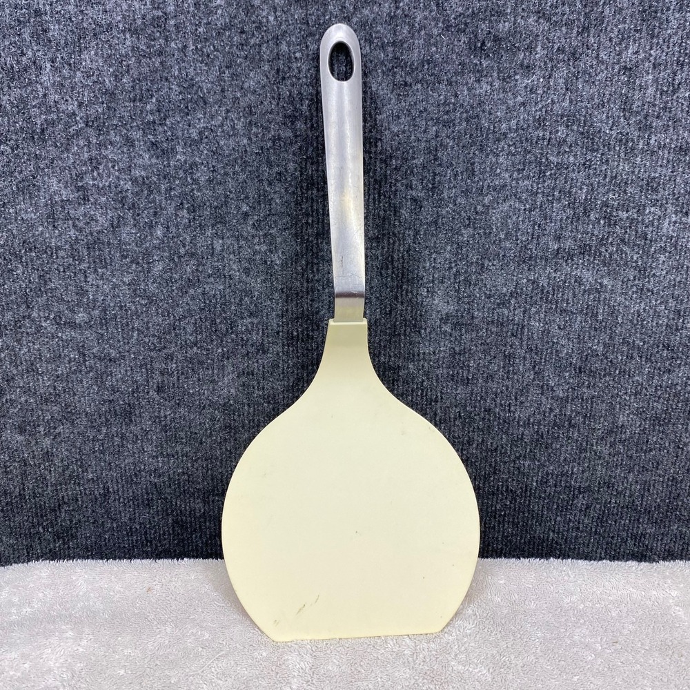 Crate & Barrel Wide Flexible Turner Spatula Stainless Steel Handle Cream 11629